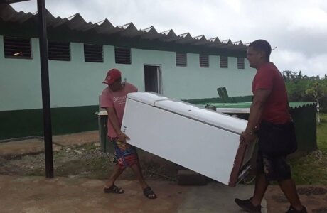 Baracoa y Maisí se preparan ante cercanía de Laura