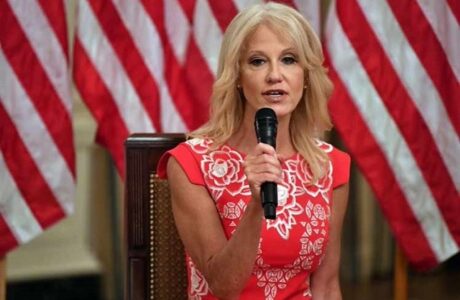 Cercana asesora de Trump deja la Casa Blanca