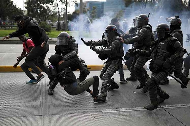 Colombia: Protestas contra la barbarie