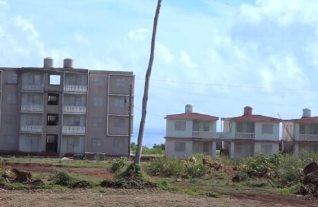 Prospera construcción de viviendas para damnificados por eventos naturales en Baracoa