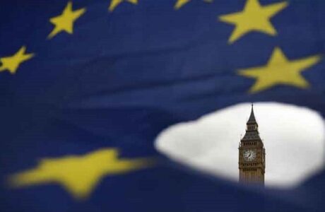 Reino Unido y UE abordan propuesta británica para cambiar el Brexit