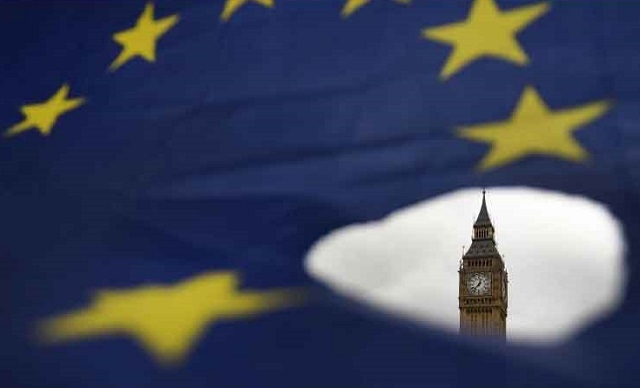Reino Unido y UE abordan propuesta británica para cambiar el Brexit
