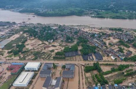 China con 271 muertos y amplio daño económico por inundaciones