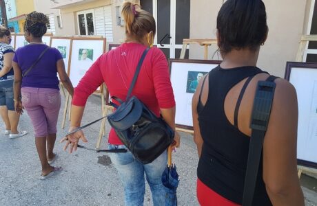 Exposición fotográfica rinde tributo a Eusebio Leal en marco de Jornada por la Cultura Cubana en Caimanera