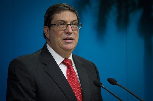 Rechaza canciller de Cuba prohibición vuelos humanitarios de EE.UU.