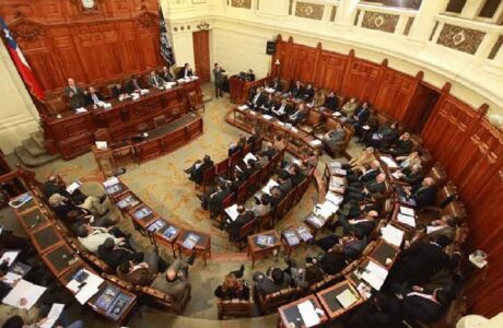 Reforma constitucional tensa relaciones gobierno-legislativo en Chile