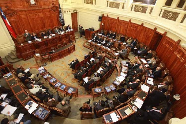 Reforma constitucional tensa relaciones gobierno-legislativo en Chile