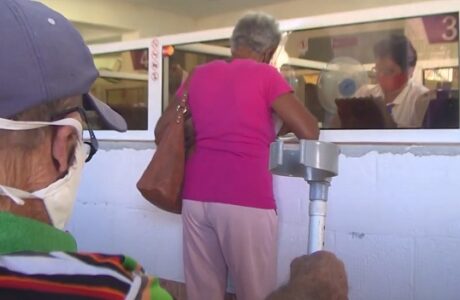 Continúa atención a familias vulnerables en San Antonio del Sur