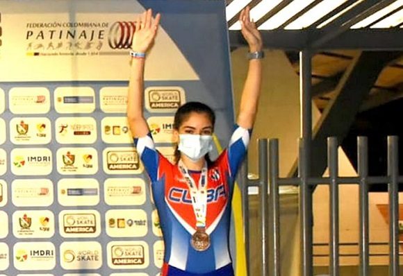 La cubana Adriana Cantillo obtiene medalla de bronce en Colombia. Foto: Granma.