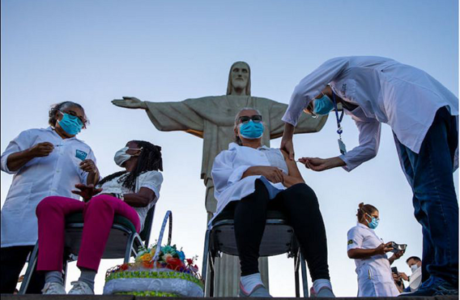 Alerta en Brasil por falta de vacunas antiCovid-19 en Río