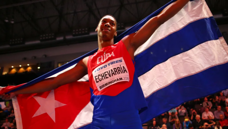 Juan Miguel desembarca en Tokio junto a la armada del atletismo