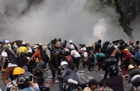 Represión en Myanmar deja más de 90 muertos en dos días