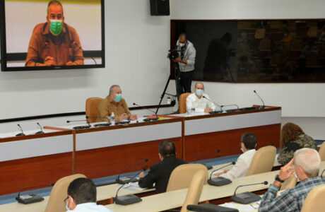 El Primer Ministro, Manuel Marrero evaluó la labor del MINEM en sus cuatro ramas principales. Foto: Estudios Revolución.