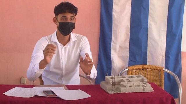 Nueva graduación de técnicos en Construcción Civil, Forestal, Informática y Electricidad en el municipio de San Antonio del Sur, Guantánamo