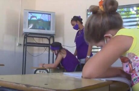 Garantizan en San Antonio del Sur acceso de todos los estudiantes a las teleclases