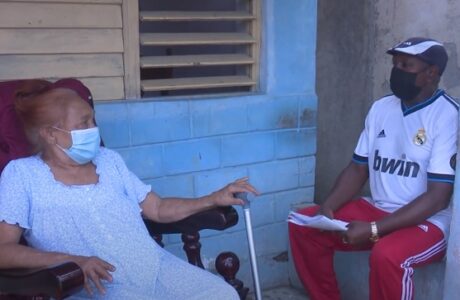 Alberto Romero Matos, especialista guantanamero en periodoncia que colabora en la pesquisa activa