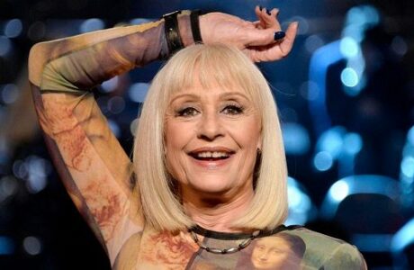 Fallece en Roma la célebre vedete italiana Raffaella Carrá