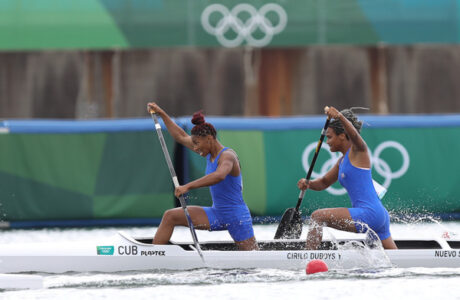 Canoístas Cirilo y Nuevo logran sexto lugar olímpico