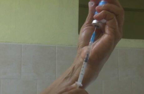 Mayoría de reclusos vacunados contra la Covid-19 en Cuba