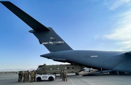 Pentágono anuncia que último avión estadounidense ha despegado del aeropuerto de Kabul