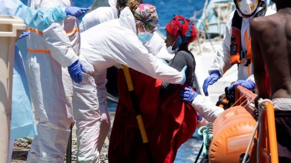 Mueren en el mar 40 migrantes que tenían como destino Canarias