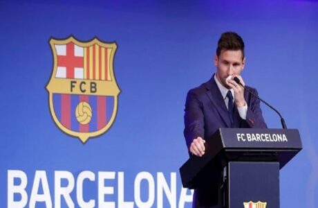 Un compungido Messi le dice adiós al Barcelona