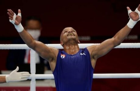 Roniel Iglesias es oro y el buque insignia echa a andar