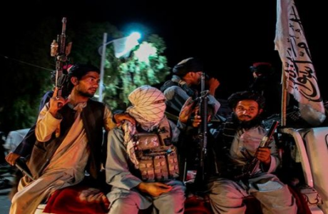 Movimiento talibán logra el control de la única provincia rebelde en Afganistán