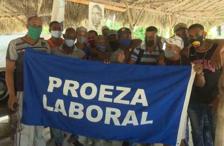 Bandera Proeza Laboral para colectivo de constructores guantanameros