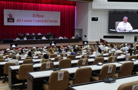 Presidente cubano en II Pleno del PCC: La decisión es de lucha y victoria