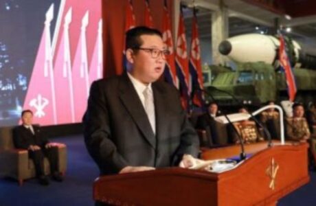Corea del Norte defiende desarrollo de armas ante hostilidad de EE.UU.