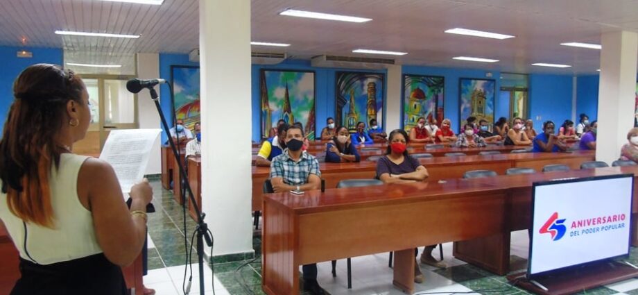 Trabajadores del Poder Popular en Guantánamo patentizan respaldo a la Revolución Cubana