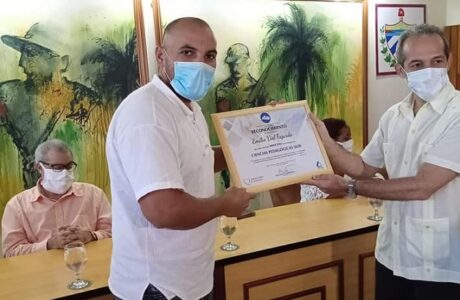 Entregan en Guantánamo Premio Academia de Ciencias de Cuba