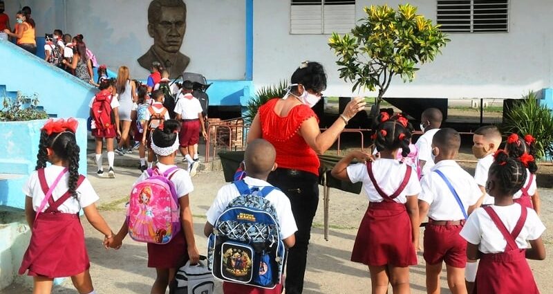 Decenas de miles de escolares guantanameros vuelven a las aulas mejor protegidos