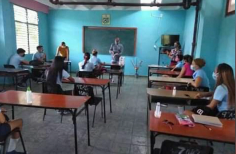 Más de 40 estudiantes ingresan al Colegio Universitario en Sana Antonio del Sur