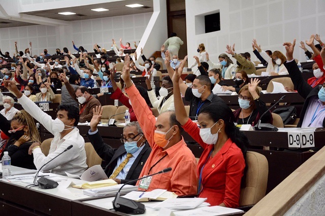 Parlamento cubano aprueba proyecto del Código de las Familias que se someterá a consulta popular en 2022