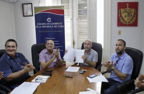 Firman Uruguay y Cuba colaboración en fútbol