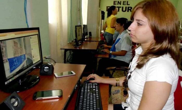 Destaca presidente de Cuba avances en informatización de la sociedad