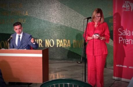 Secretario ejecutivo del ALBA-TCP denuncia uso criminal por EEUU de la covid-19 contra otros Estados
