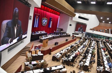 En la agenda del Parlamento cubano, una mirada al comercio, la inversión extranjera y la producción de alimentos