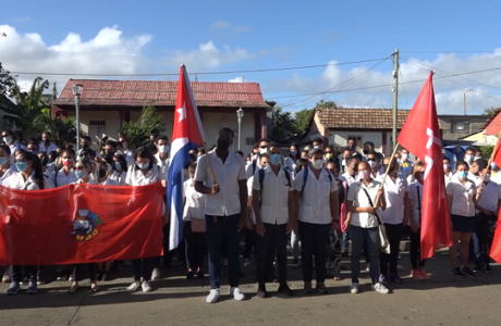 Celebran universitarios guantanameros aniversario 99 de la FEU