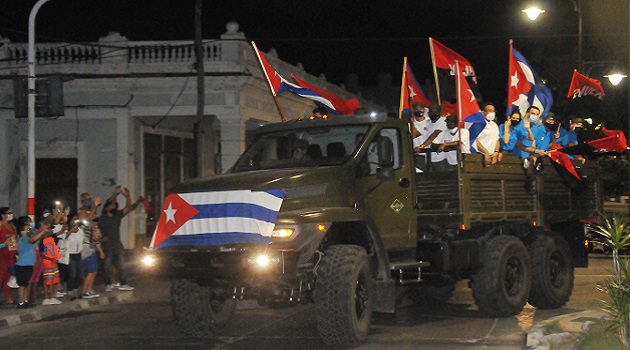 Al centro de la Patria, la misma Caravana