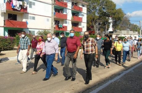 Recorre Morales Ojeda comunidad guantanamera de La Yaya