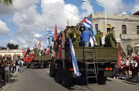 Una Caravana que no deja caer sus banderas