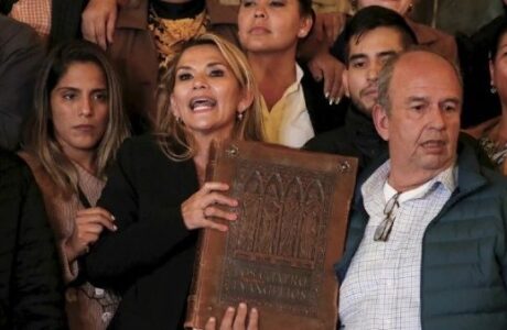 Inicia juicio contra expresidenta de facto de Bolivia Jeanine Áñez