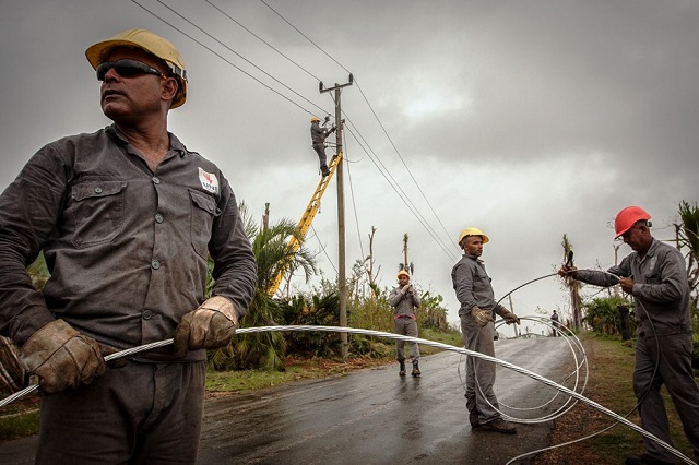 Envía Gobernador de Guantánamo felicitación a los eléctricos guantanameros