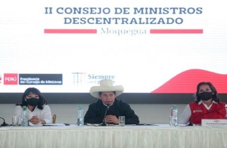Presidente de Perú llama a proteger la vida por ola de Covid-19