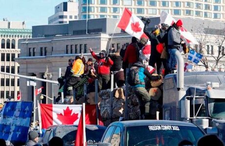 El alcalde de Ottawa declara el estado de emergencia en la ciudad ante las protestas de camioneros