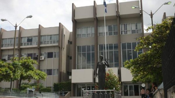 Corte Suprema designa a juez para caso de extradición del expresidente de Honduras