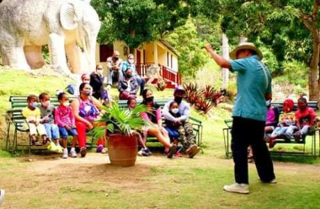 Cruzada Teatral deleita a público de Yateras y prosigue su gira serrana